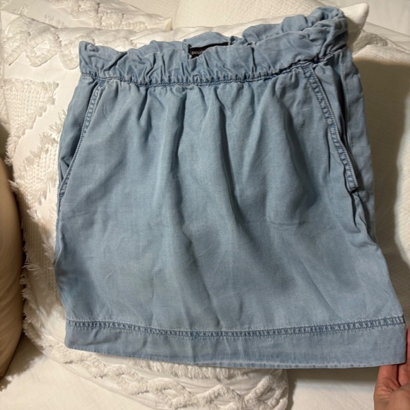Mini skirt size XS ( like New). 18$ - Picture 8 of 9
